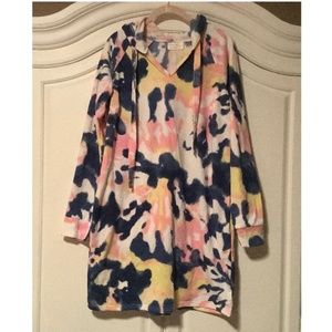 NWT Woman’s hooded sweatshirt tie dye dress with tie at neck